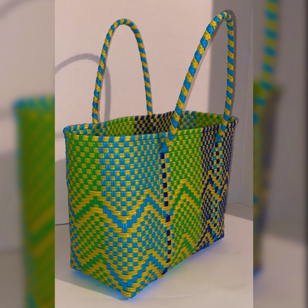 “Maria Victoria” PVC Open Tote